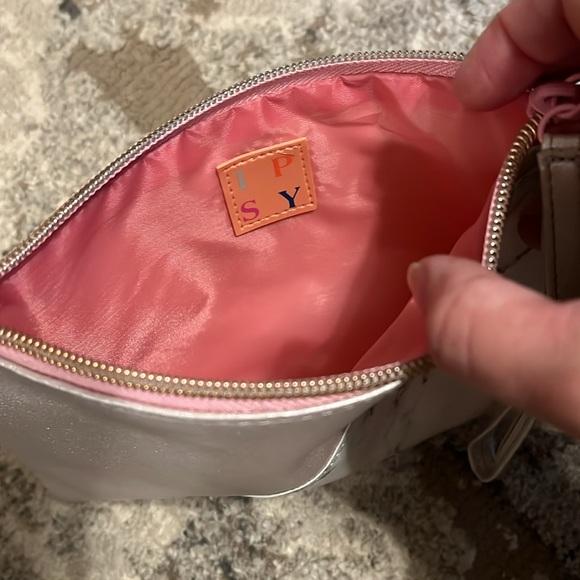 Ipsy Bag - Picture 3 of 3